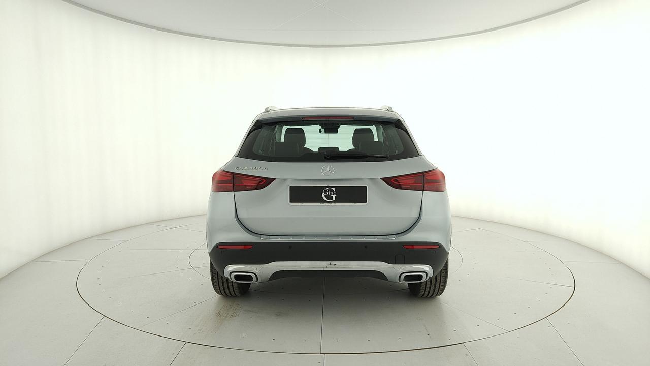 Mercedes-Benz GLA 180 d Progressive Advanced auto