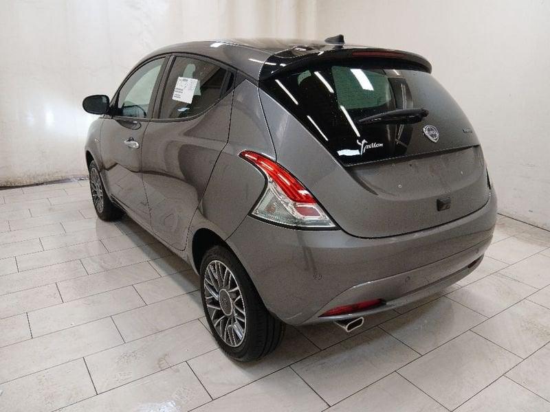 Lancia Ypsilon 1.0 firefly hybrid Gold Plus s&s 70cv