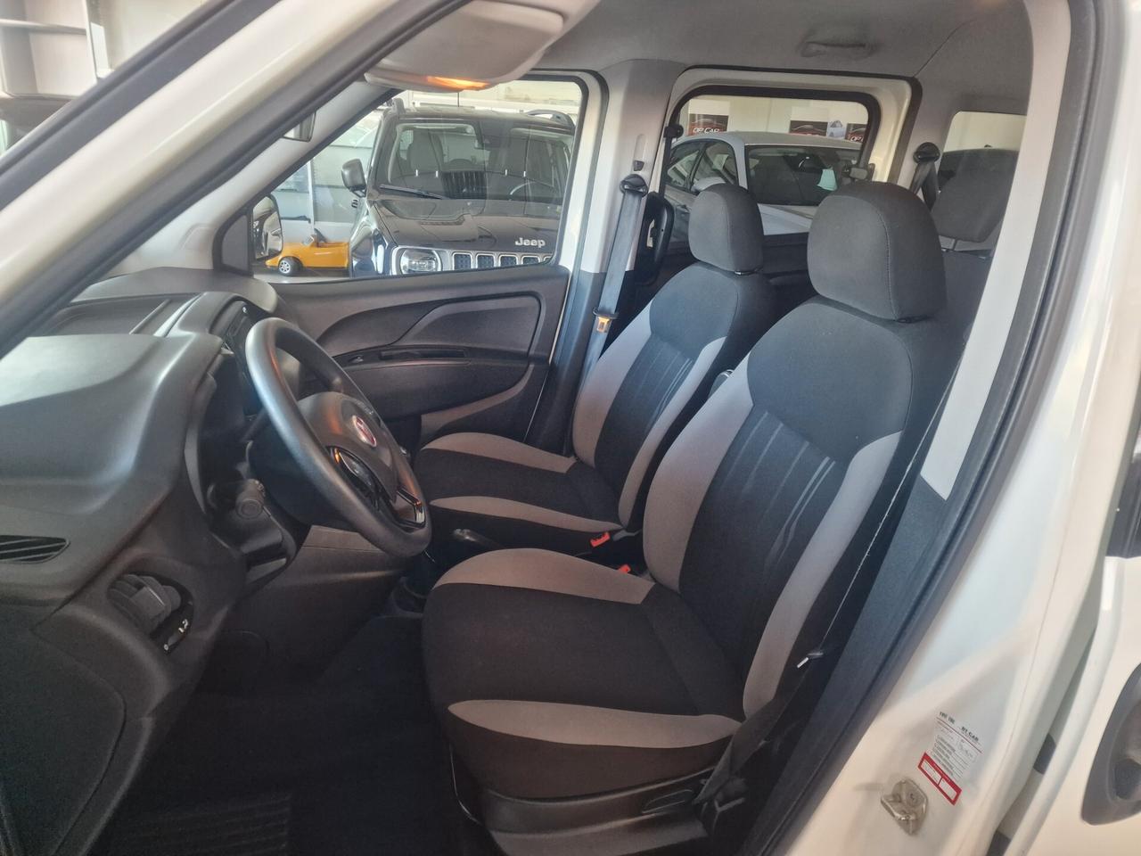 Fiat Doblò 1.6 MJet Lounge Combi N1