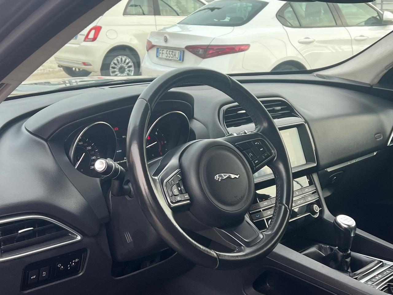 Jaguar F-Pace 2.0 D 163 cv manuale