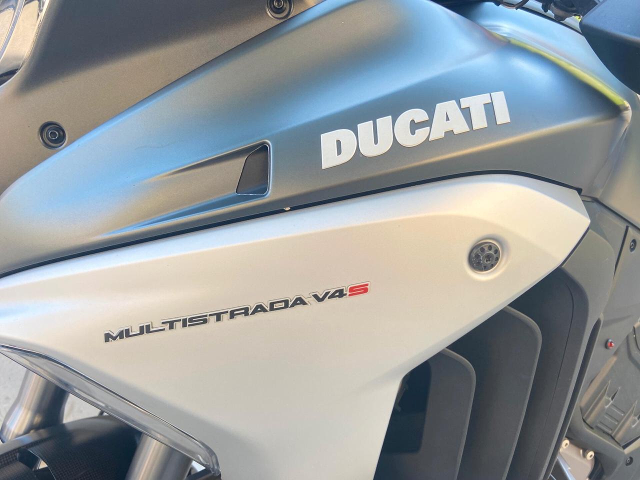 Ducati Multistrada V4 S travel & radar Permute