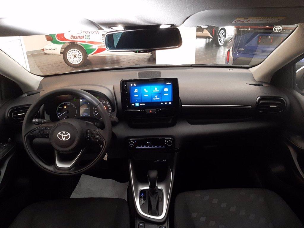 TOYOTA Yaris 1.5h active del 2025