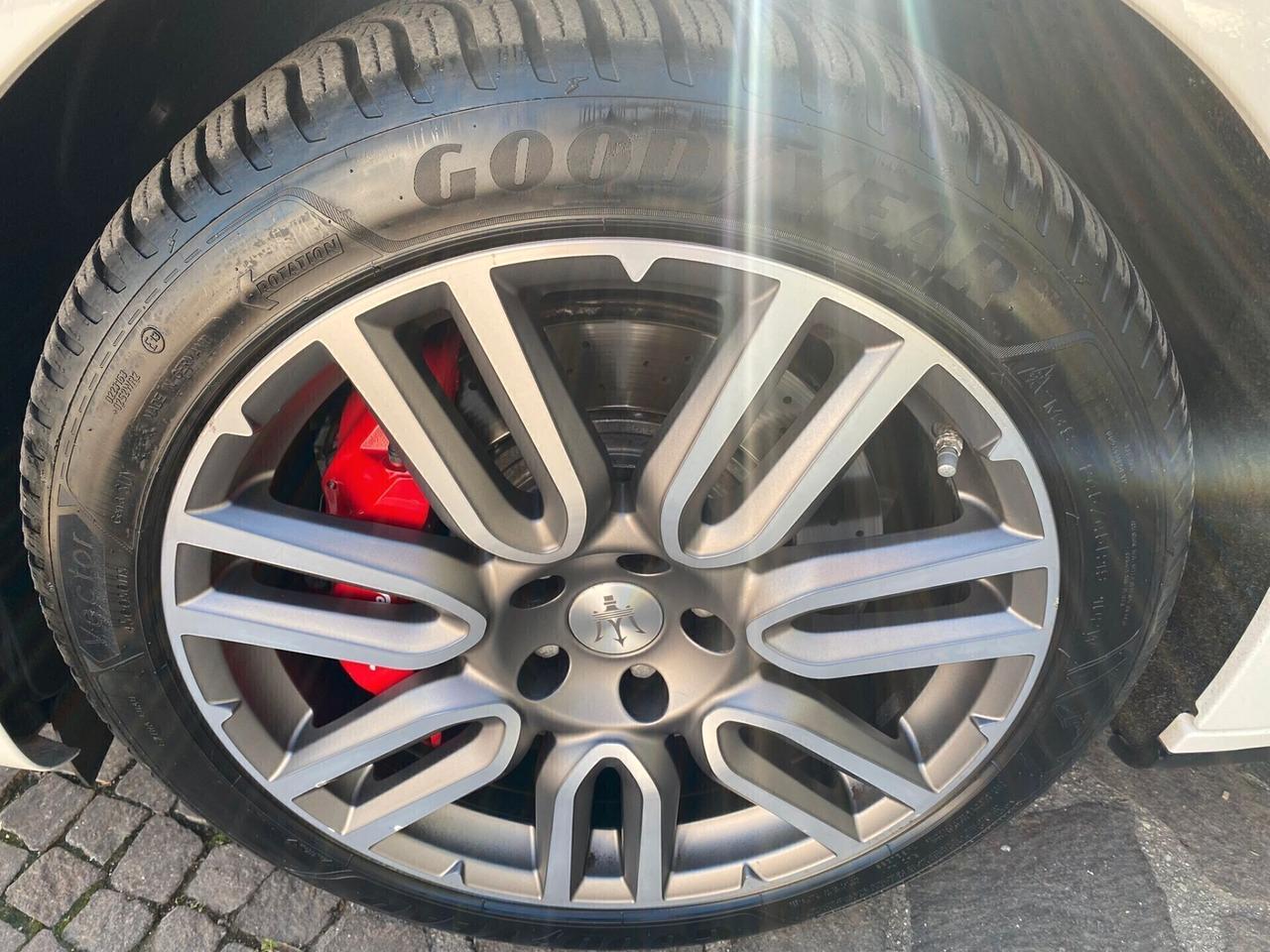 Maserati Ghibli V6 70.000 KM 350CV FULL OPTIONAL