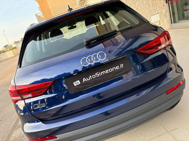 AUDI Q3 35 2.0 TDI S tronic Business COCKPIT