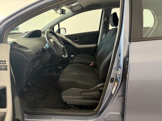 TOYOTA Yaris 1.0 5 porte