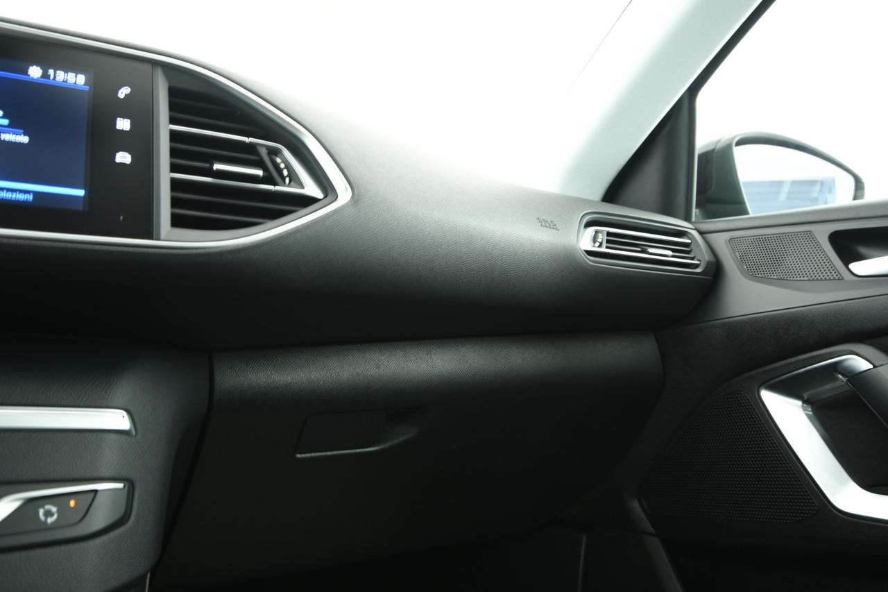 PEUGEOT 308 5p 1.5 bluehdi Business s&s 130cv NEOPATENTATI+APP CONNECT