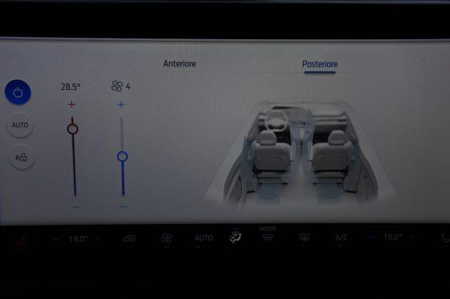 FORD Tourneo Custom 320 2.0 EcoBlue 150CV PL Titanium *9 POSTI*