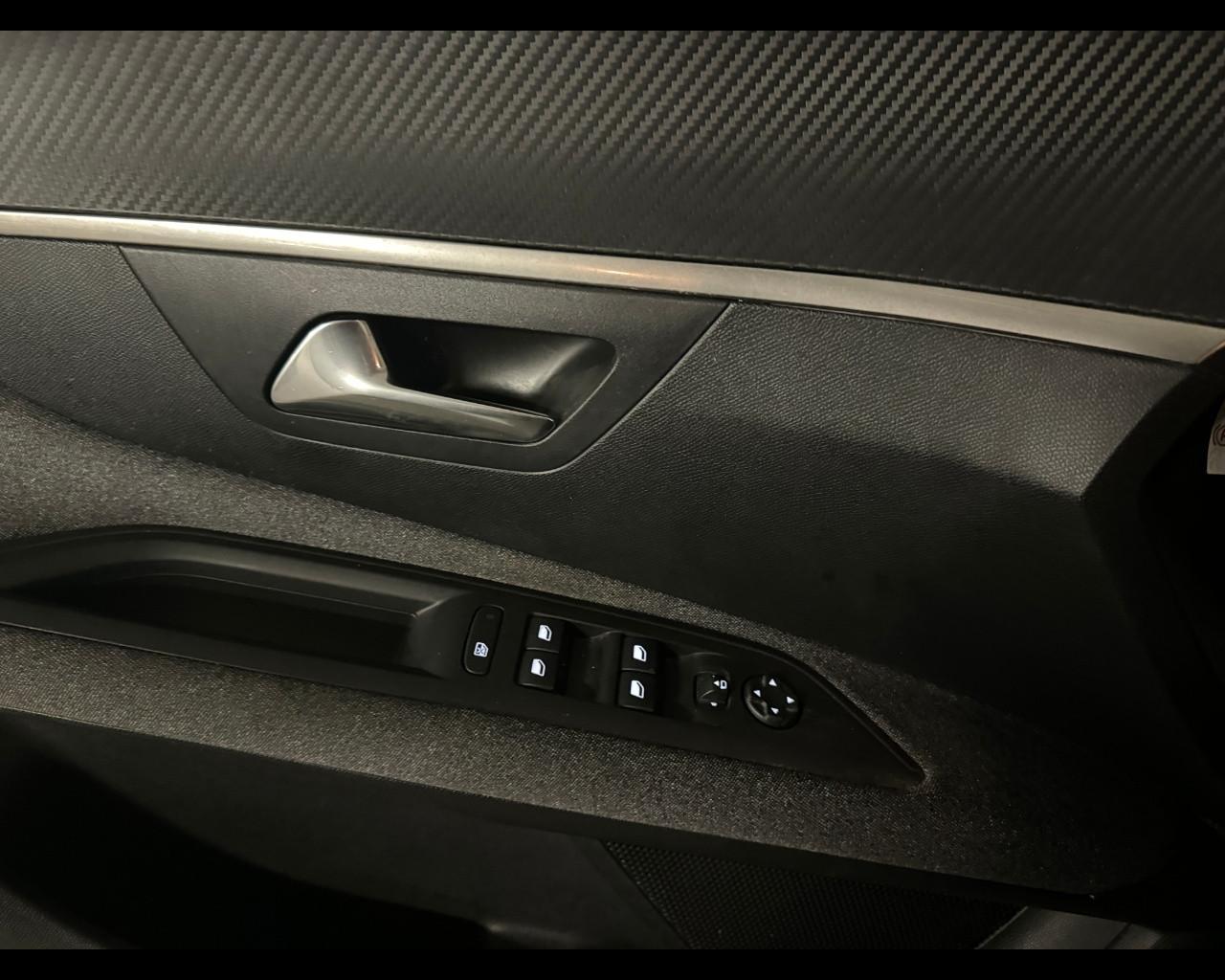PEUGEOT 3008 2ª serie - 3008 BlueHDi 130 S&S Business