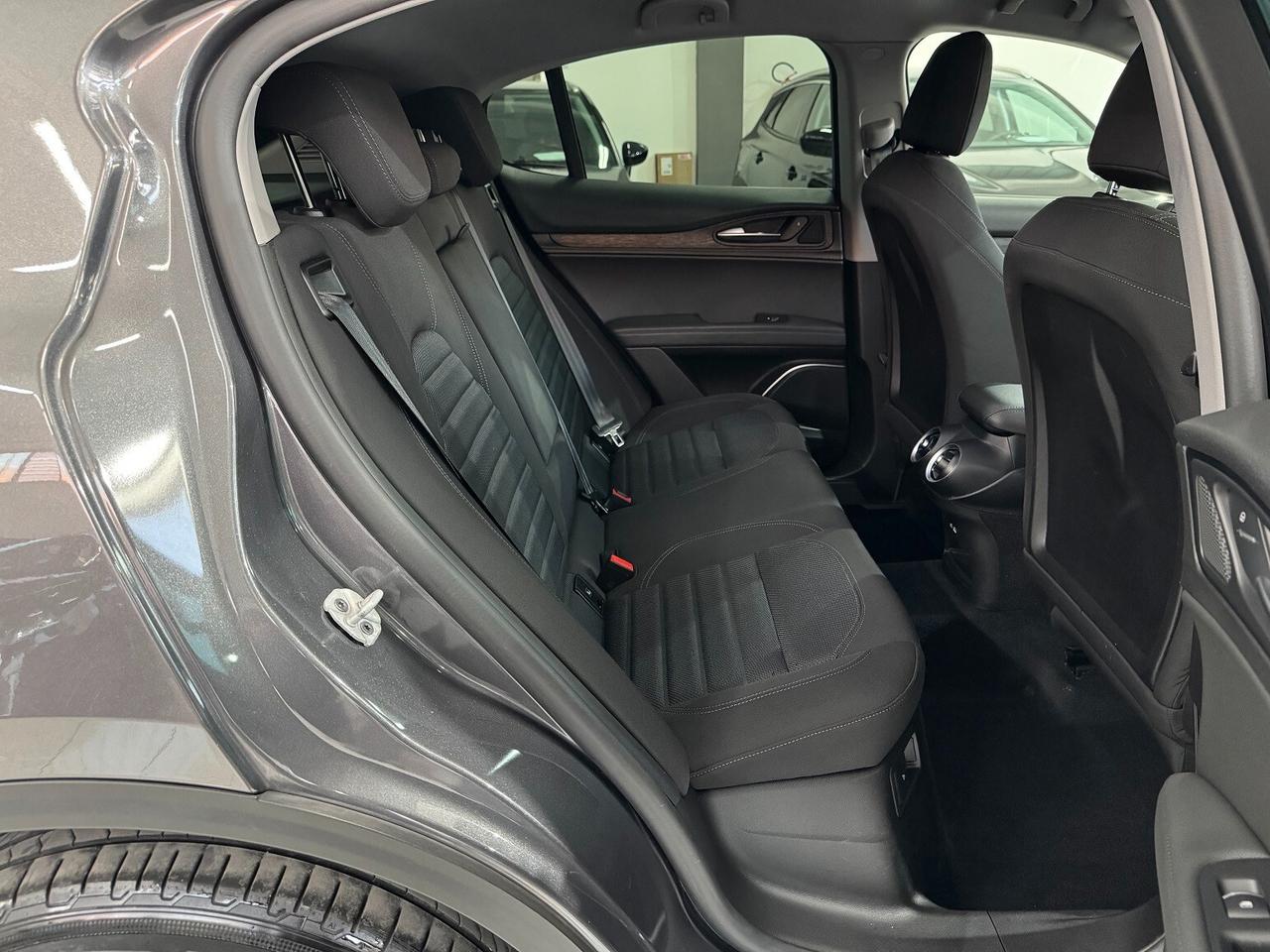 Stelvio 2.2 190CV AT8 Q4 NAVI VETRI SCURI BELLA