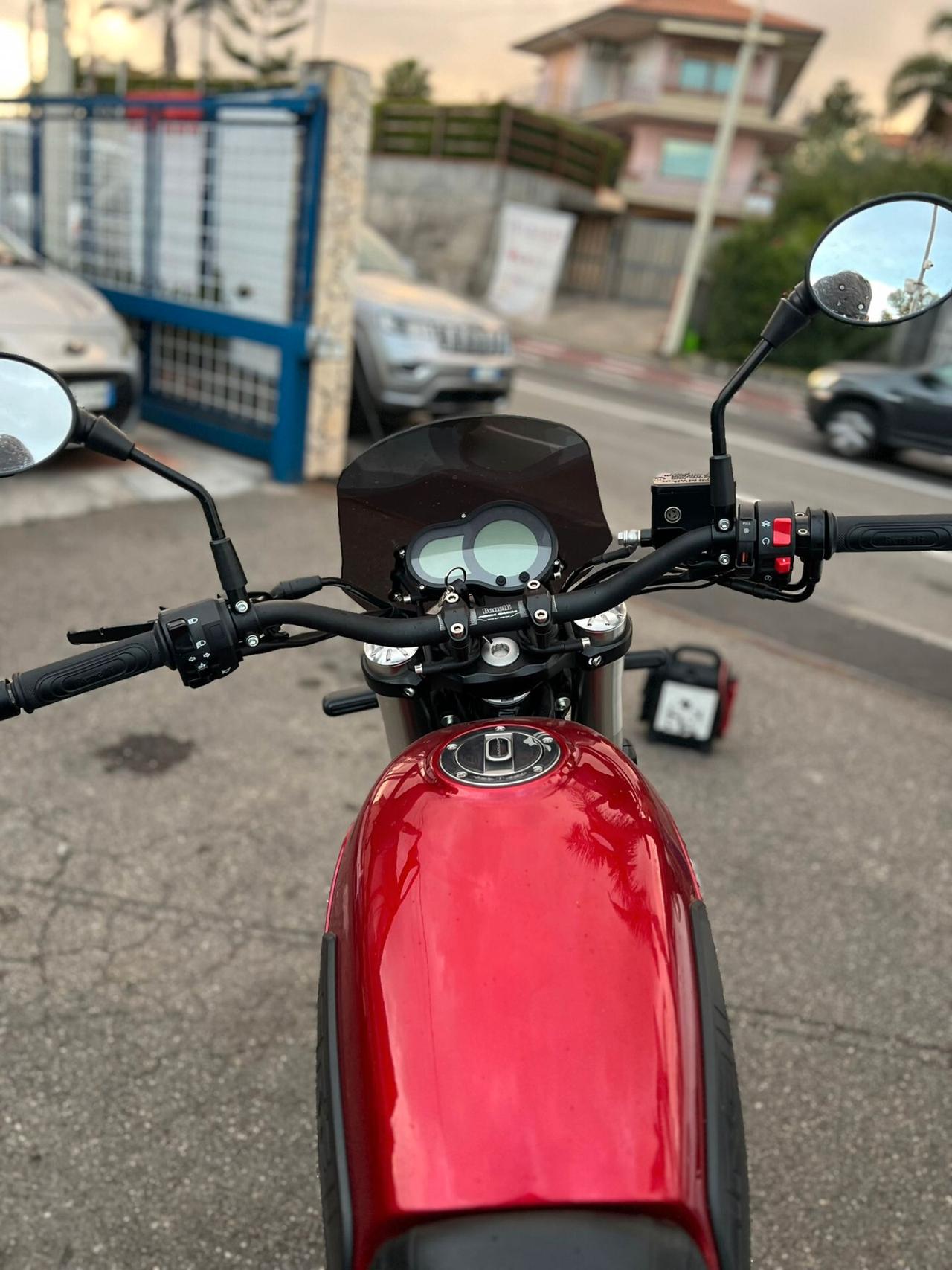 Benelli Leoncino 500 X