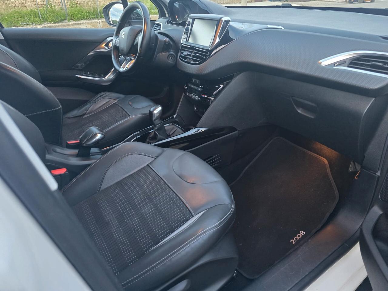 Peugeot 2008 BlueHDi 100 Allure