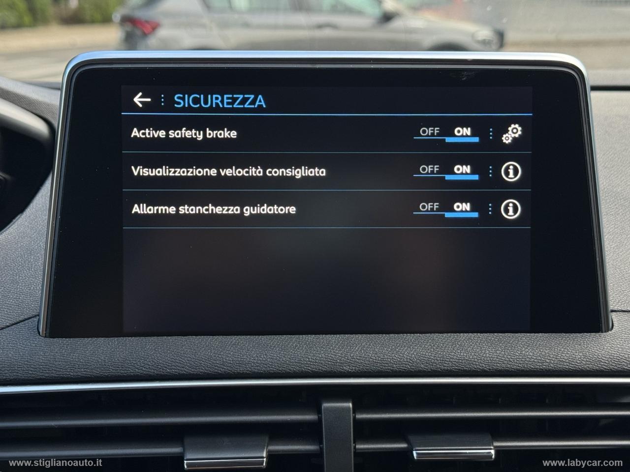 PEUGEOT 3008 BlueHDi 130 S&S EAT8 Allure