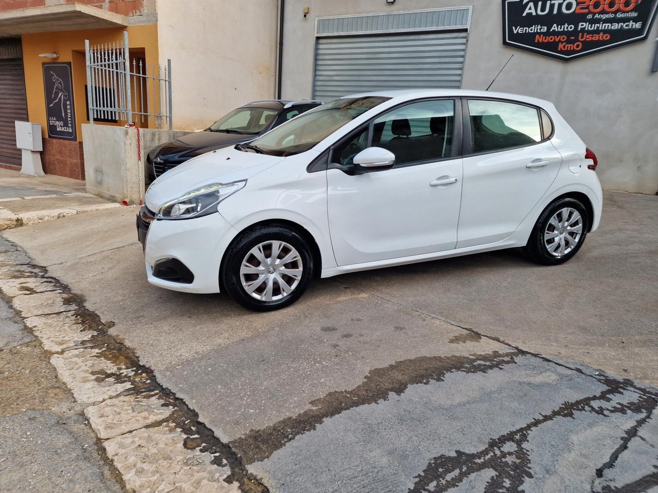 Peugeot 208 BlueHDi 75 5 porte Allure