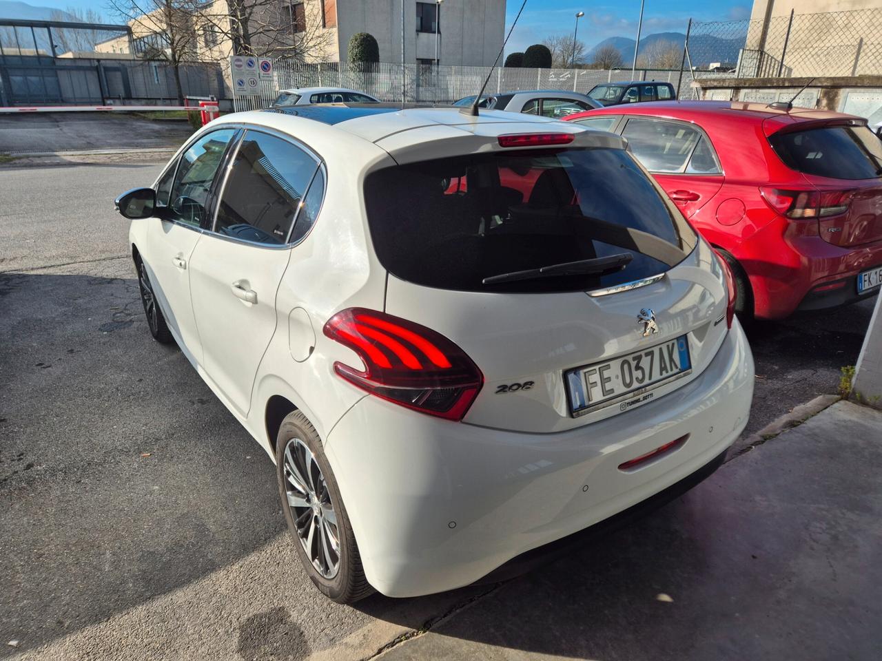 Peugeot 208 BlueHDi 100 5 porte GT Line PERFETTA
