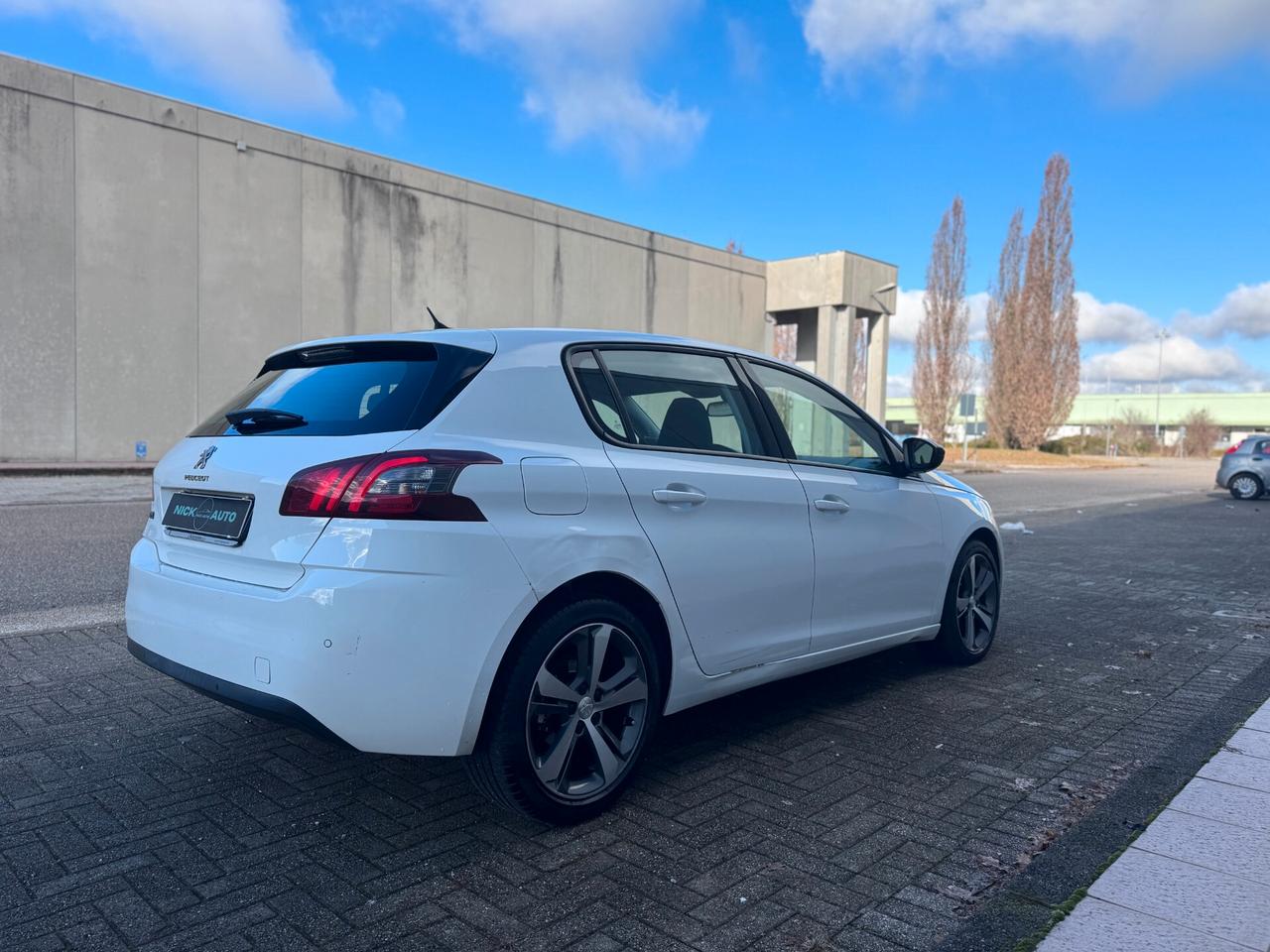 Peugeot 308 BlueHDi 130 S&S Allure Leggi tutto l'annuncio
