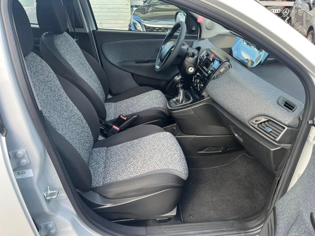 Lancia Ypsilon 1.2 BENZINA 69CV 5 porte Elefantino
