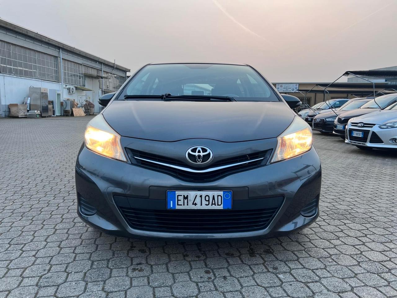Toyota Yaris 1.0 5 porte Lounge