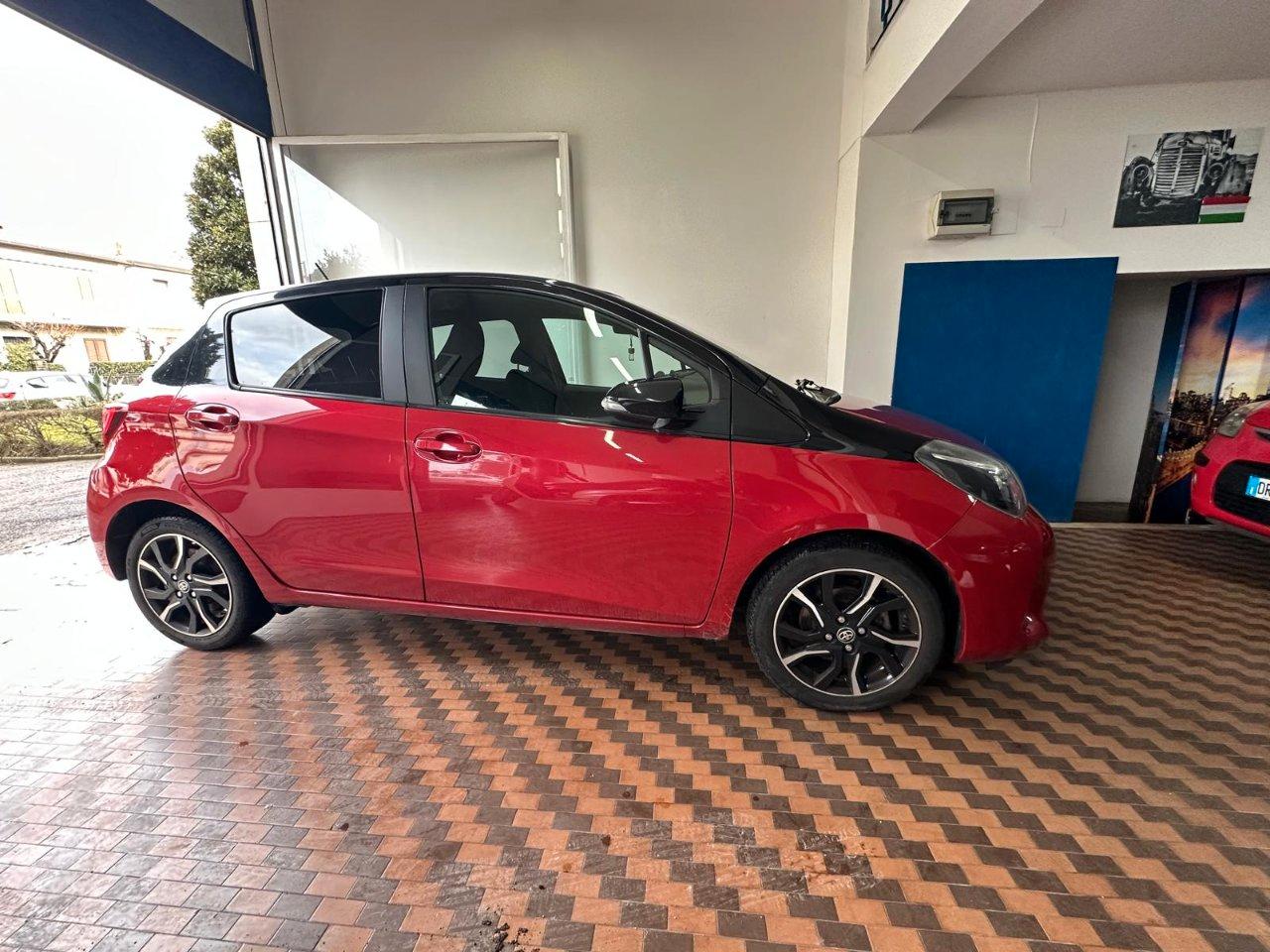 Toyota Yaris 5 Porte Yaris 5p 1.0 Trend Red Edition