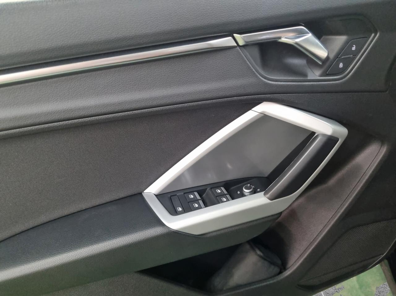 Audi Q3 35 TDI S tronic Business