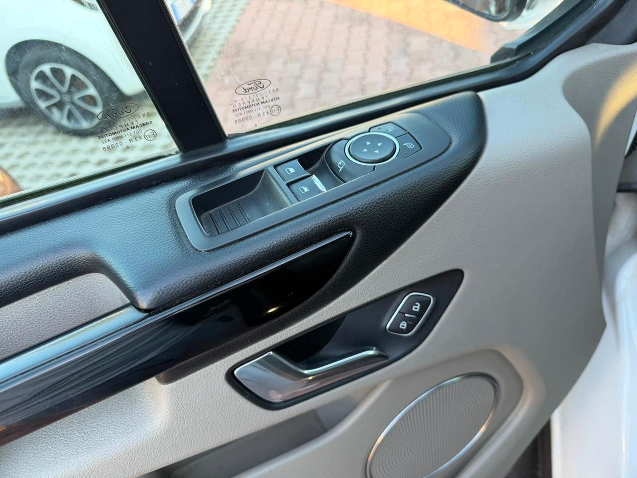 Ford Tourneo Custom 310 2.0 TDCi 130CV PL Titanium