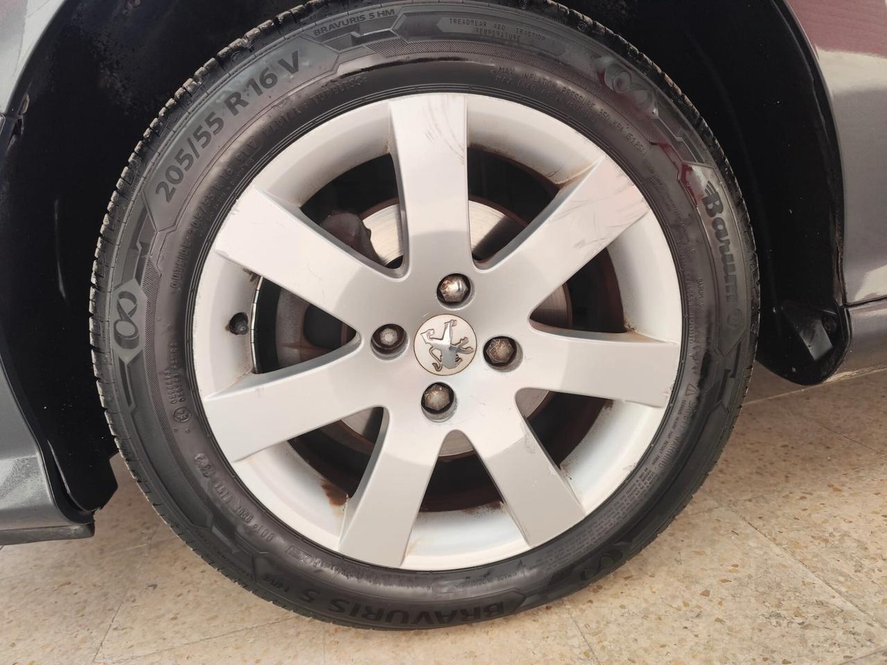 Peugeot 308 1.6 HDi 90CV 5p. Tecno