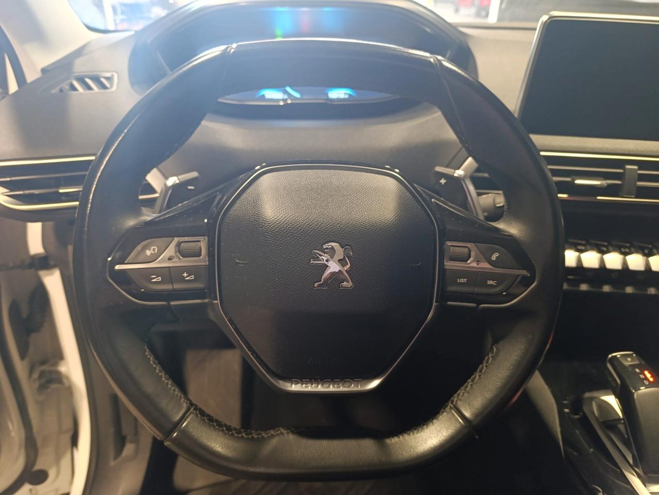 Peugeot 3008 del 2018 - AUTOMATICA 140.000 km -