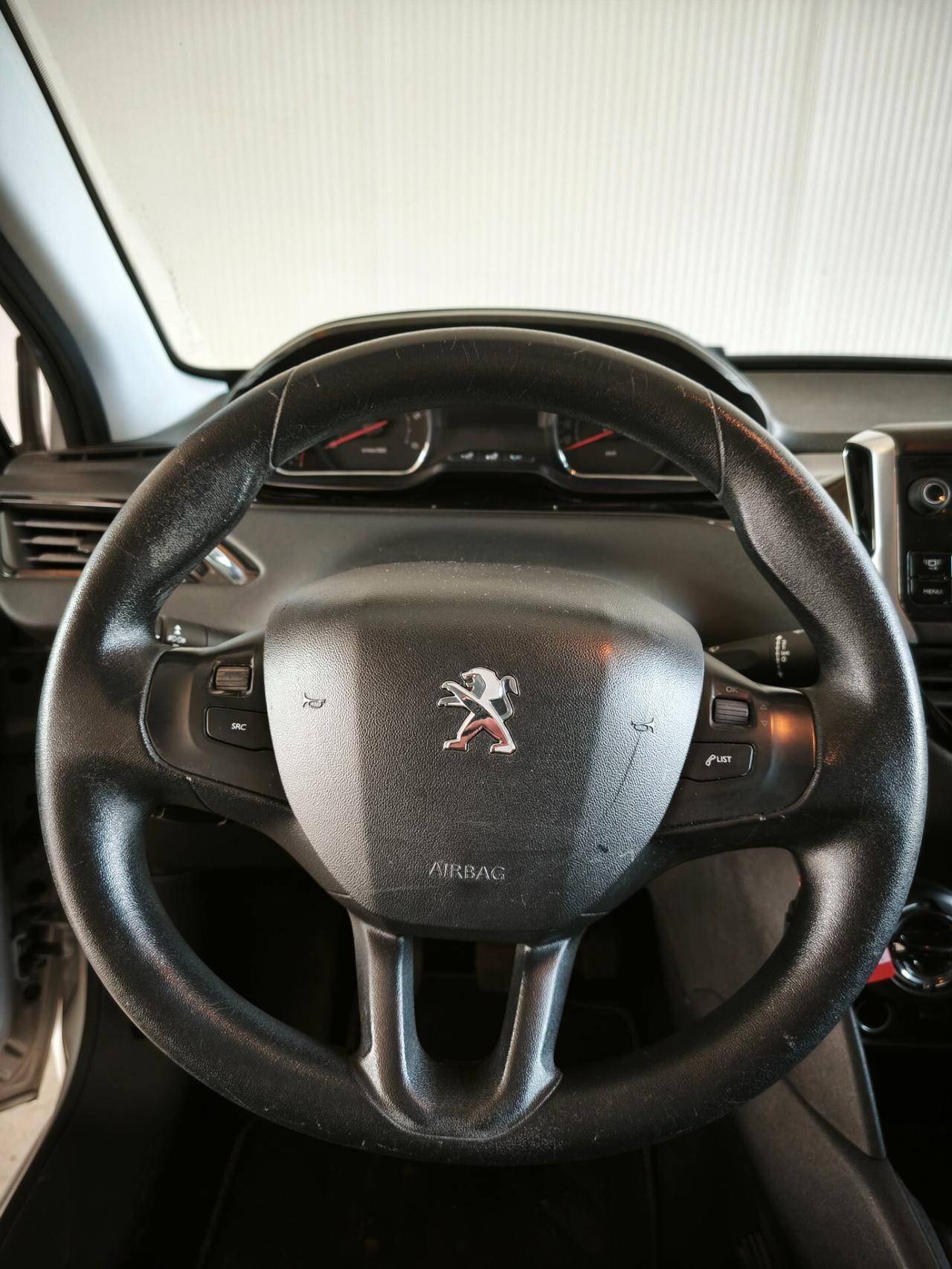 Peugeot 208 1.4 HDi 68 CV 3 porte Allure