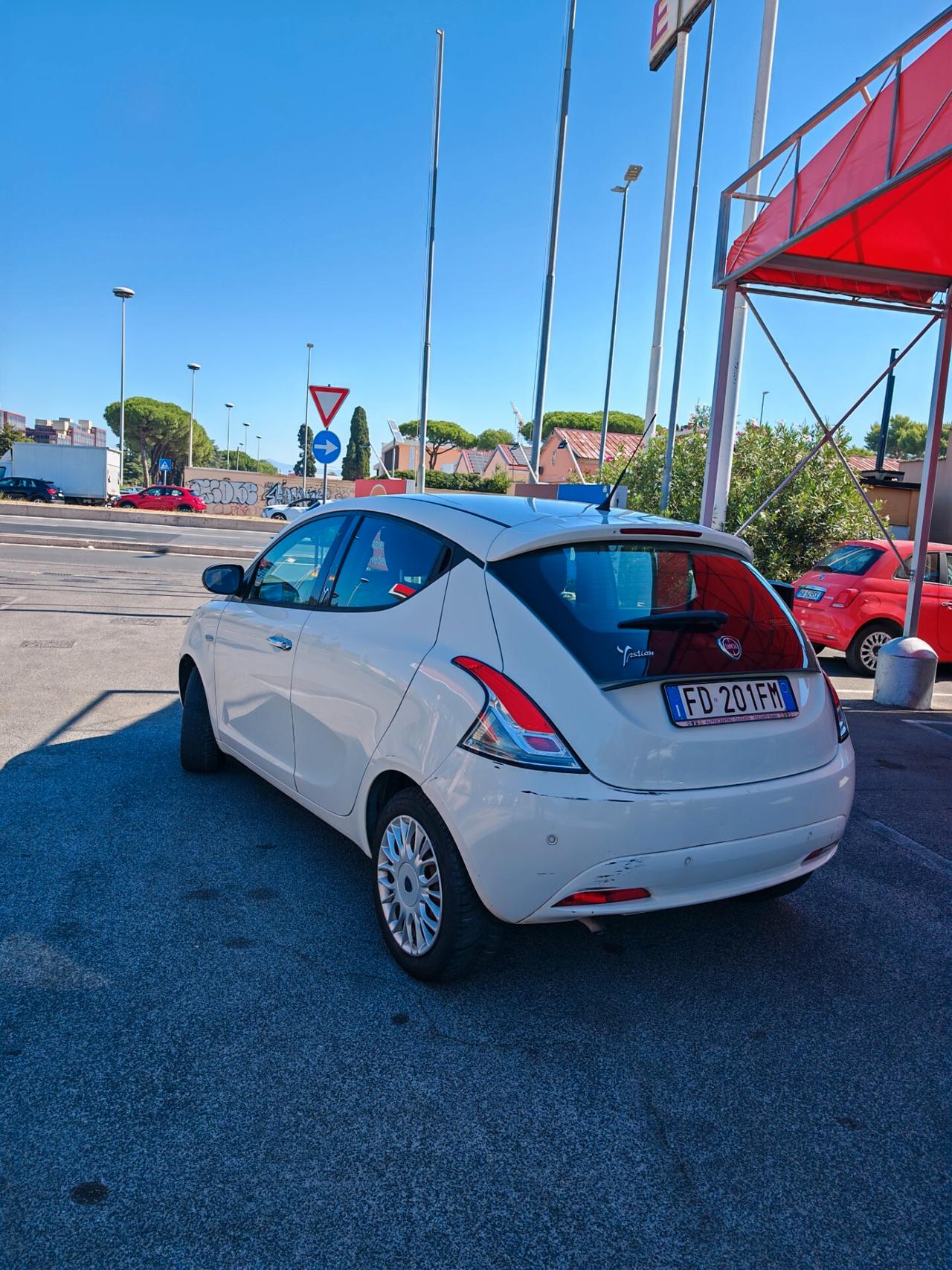 Lancia Ypsilon 0.9 TwinAir 85 CV 5 porte S&S DFN Platinum