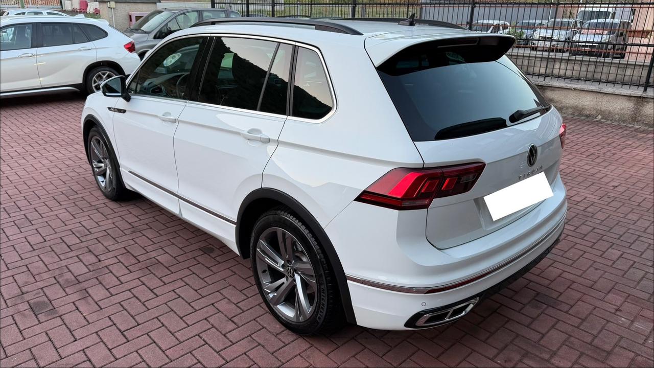 Volkswagen Tiguan 2.0 TDI 150 CV SCR DSG R-Line