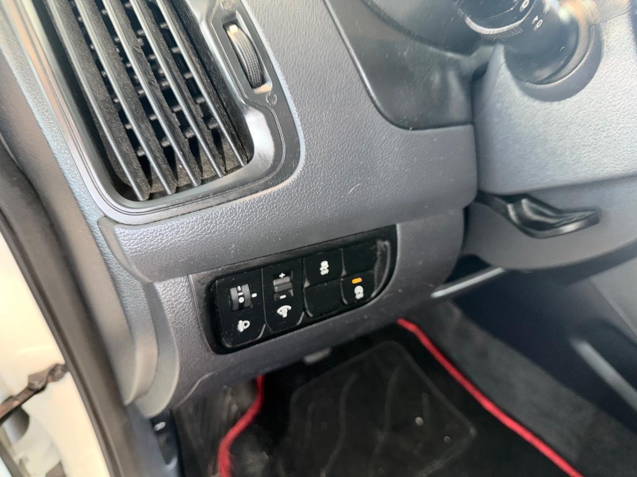 Kia Rio 1.1 CRDi WGT 5p. Neopatentati