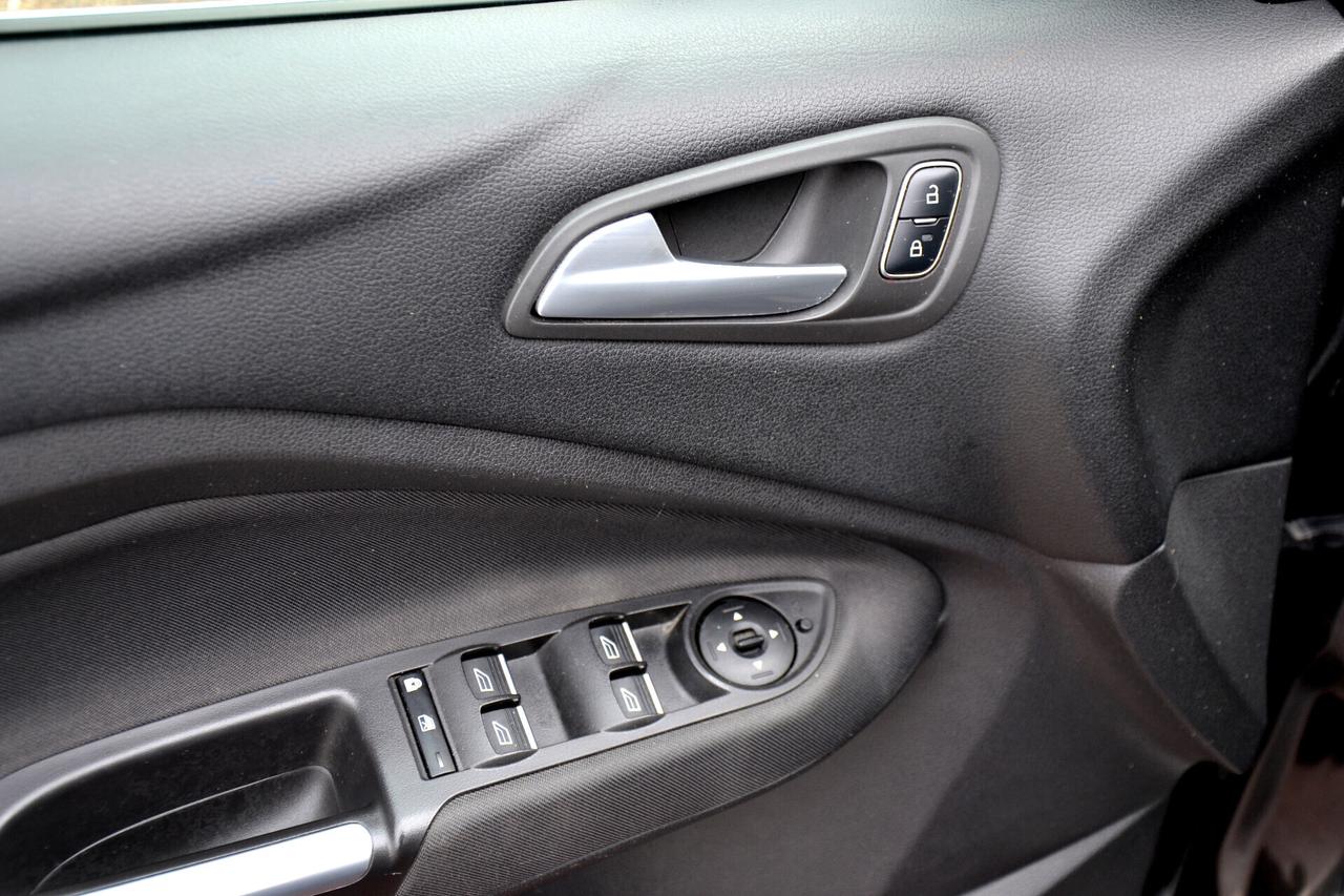 Ford C-Max 1.5 TDCi 120CV TITANIUM NAV+TEL+RCAM+PRIVACY+CERCH