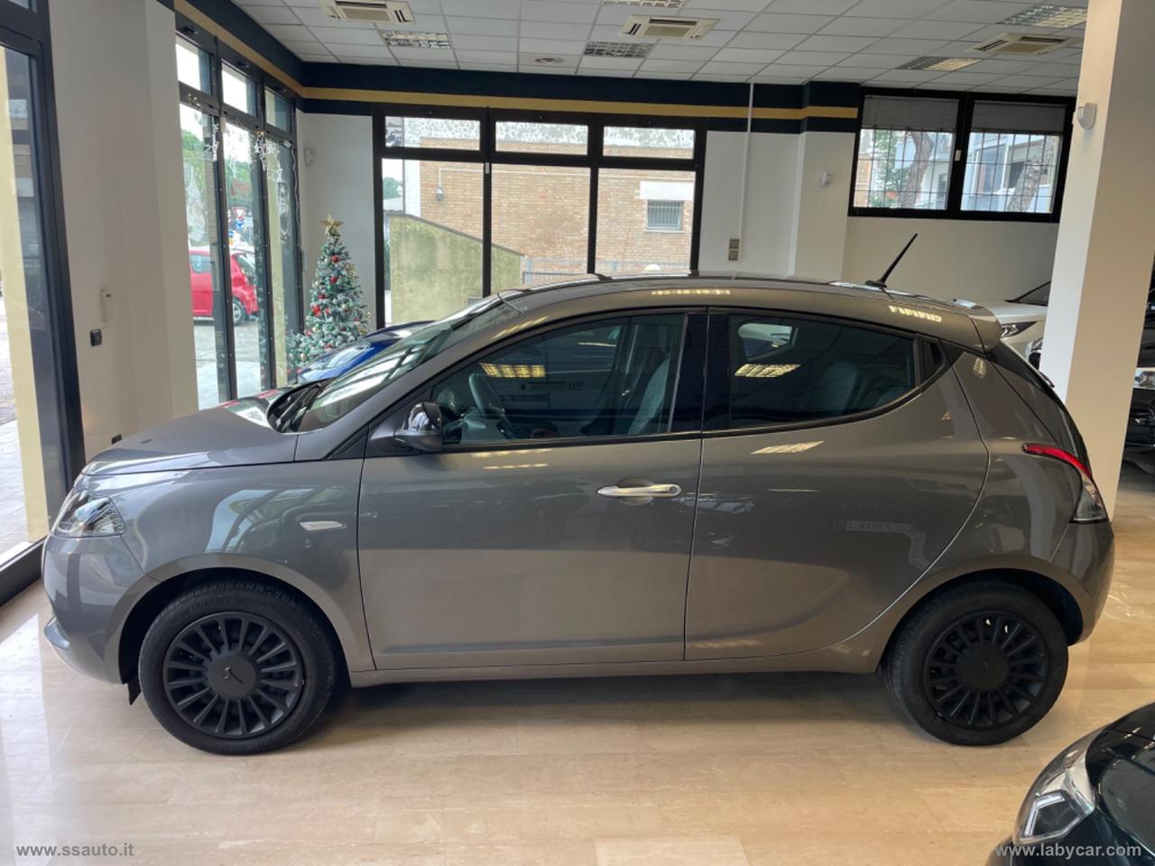 LANCIA Ypsilon 1.0 FireFly 5p.S&S Hyb. Eco A.F. NEO PATENTATI NESSUN VINCOLO