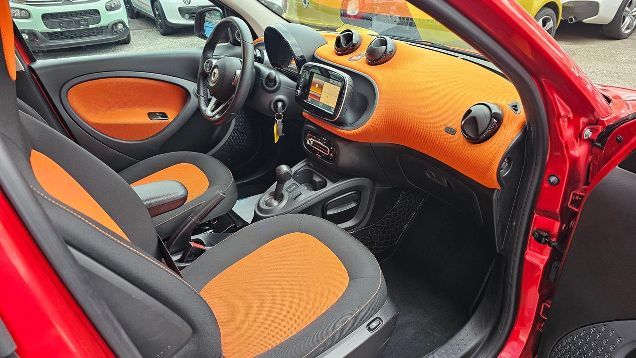 Smart ForFour 90 0.9 Turbo twinamic Passion NAV ANDROID JBL TAGL UFF LED RETROCAM