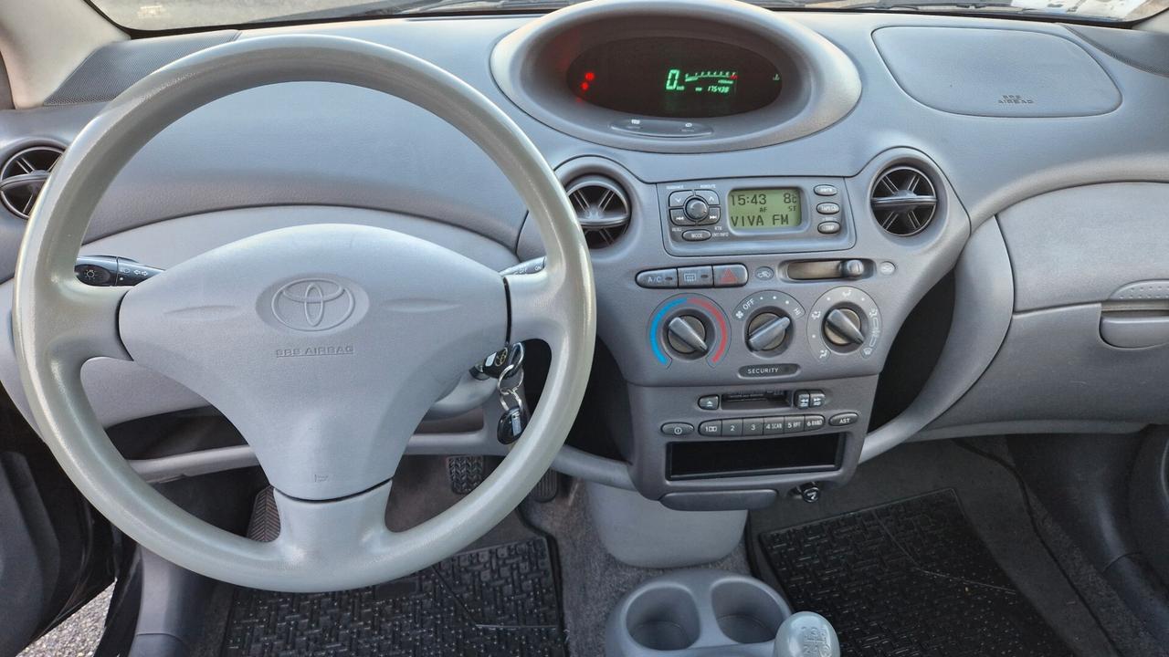 Toyota Yaris Sol *Neopatentati *