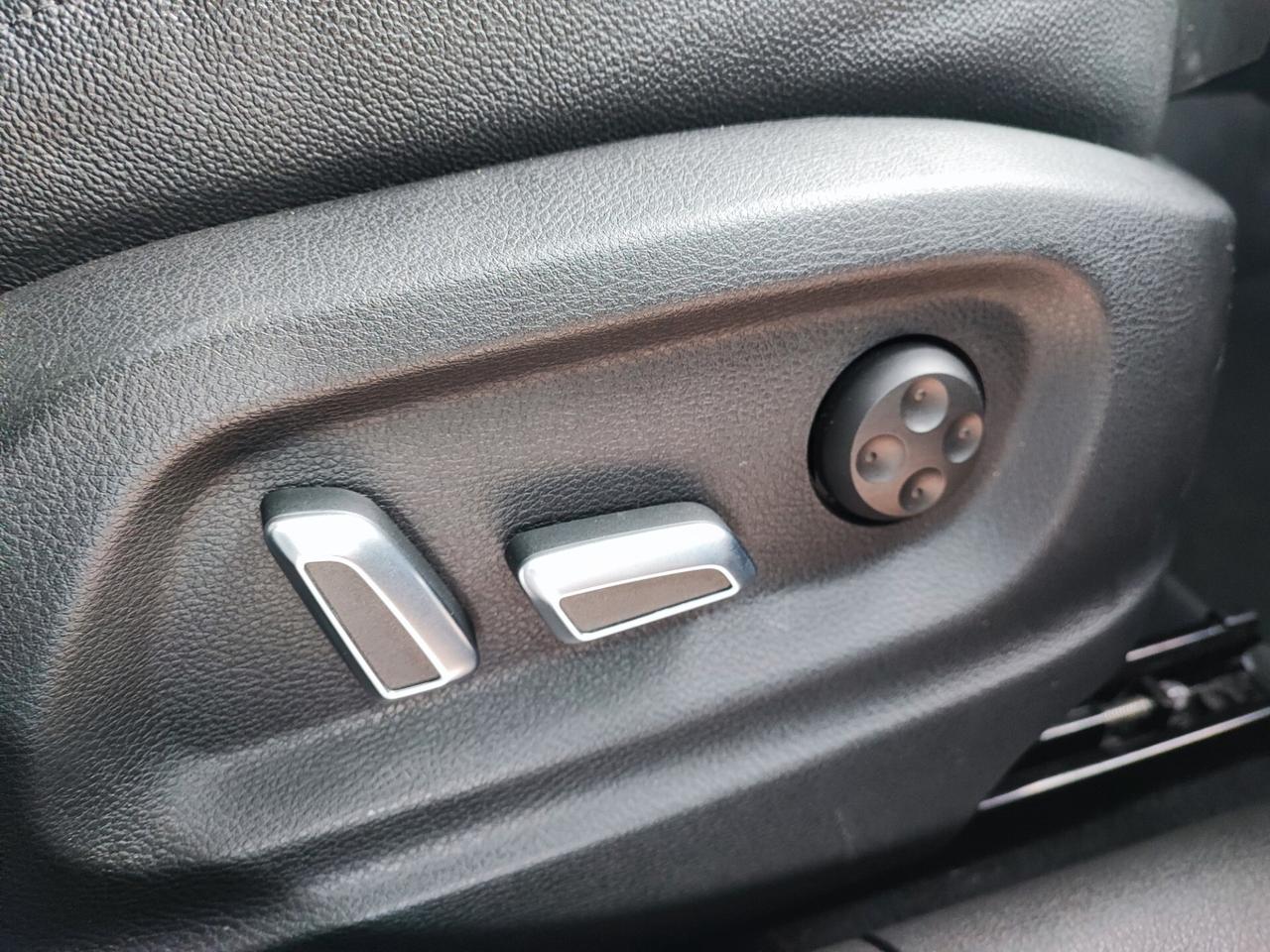 Audi Q3 2.0 TFSI 220 CV quattro S tronic Sport