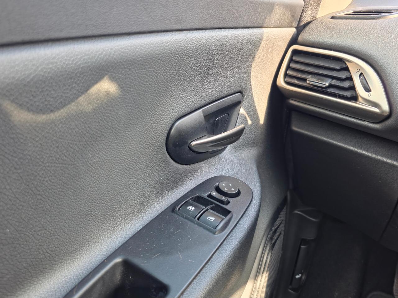 Lancia Ypsilon 1.2 69 CV 5 porte Elle 2015-E6 Manuale NEO