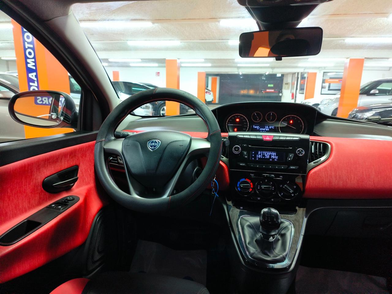 Lancia Ypsilon 0.9 TwinAir 85 CV 5 porte S&S Gold