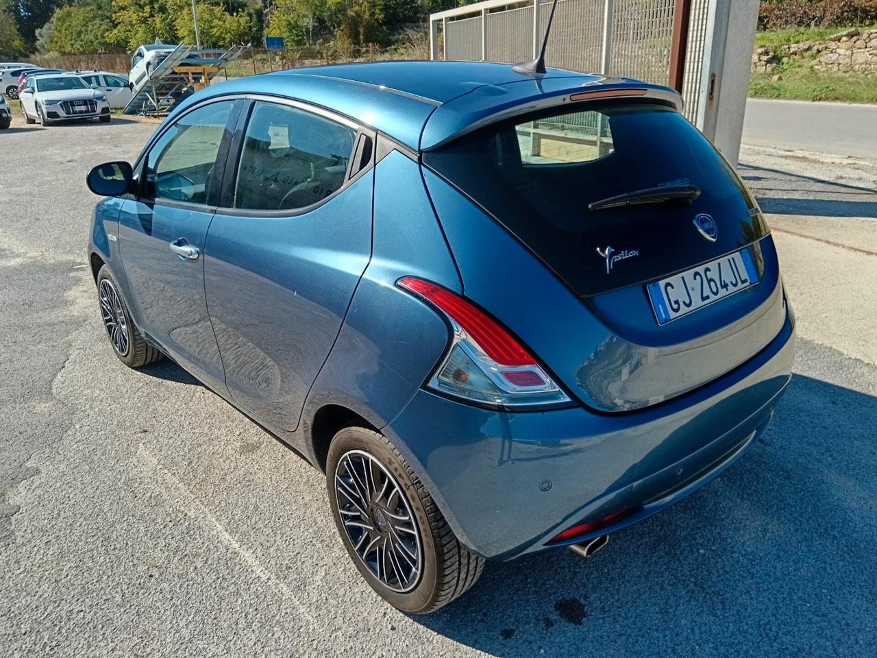 Lancia Ypsilon 1.0 FireFly 5 porte S&S Hybrid Gold