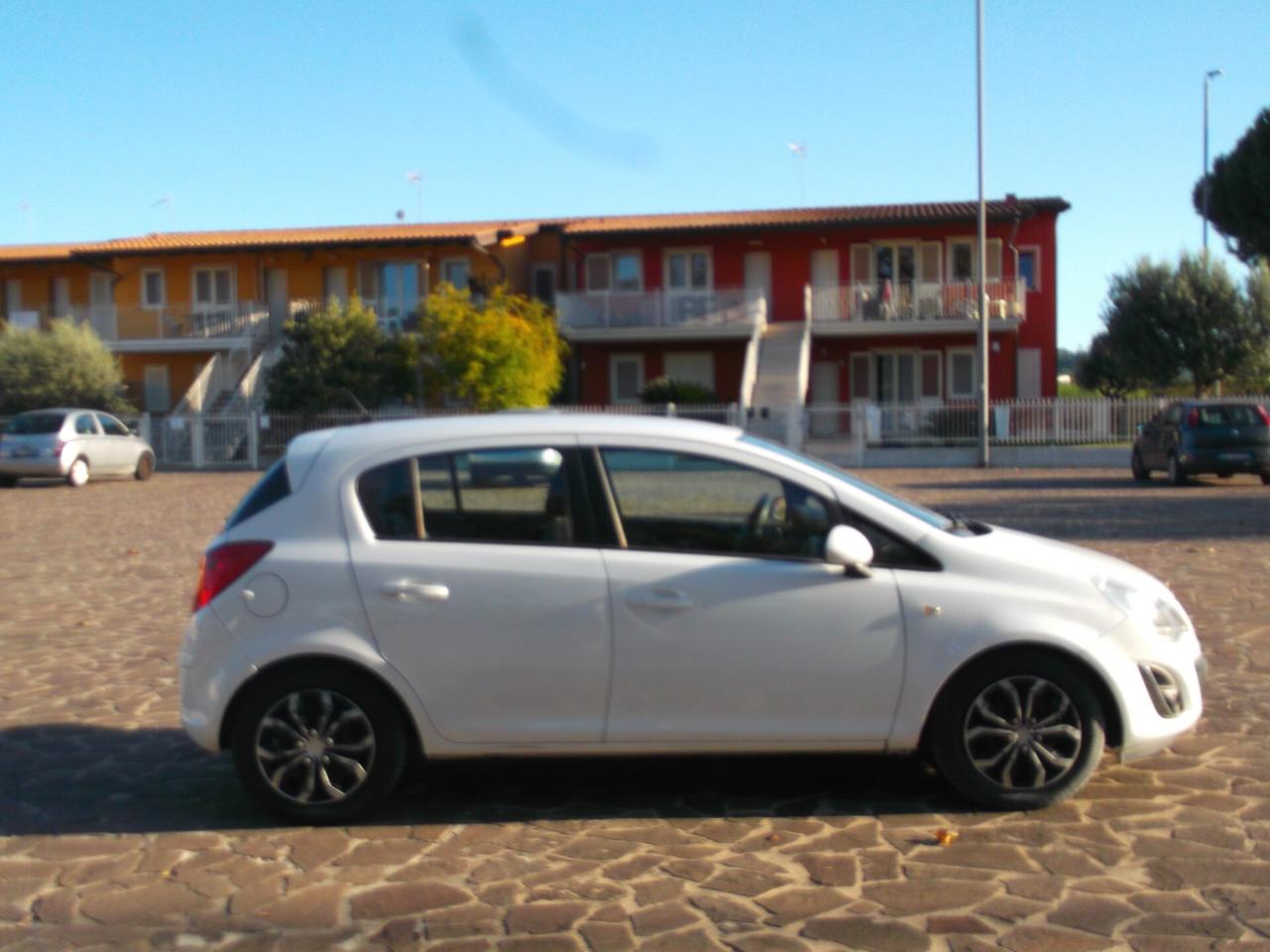 Opel Corsa 1.2 GPL 5P. Neopatentati 2012