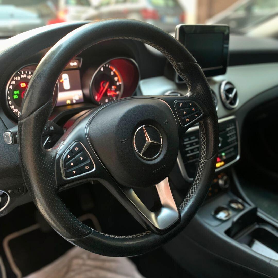 Mercedes-Benz GLA 180 D Sport