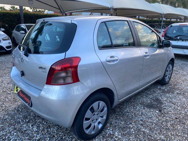 TOYOTA Yaris 1.0 5 porte Sol