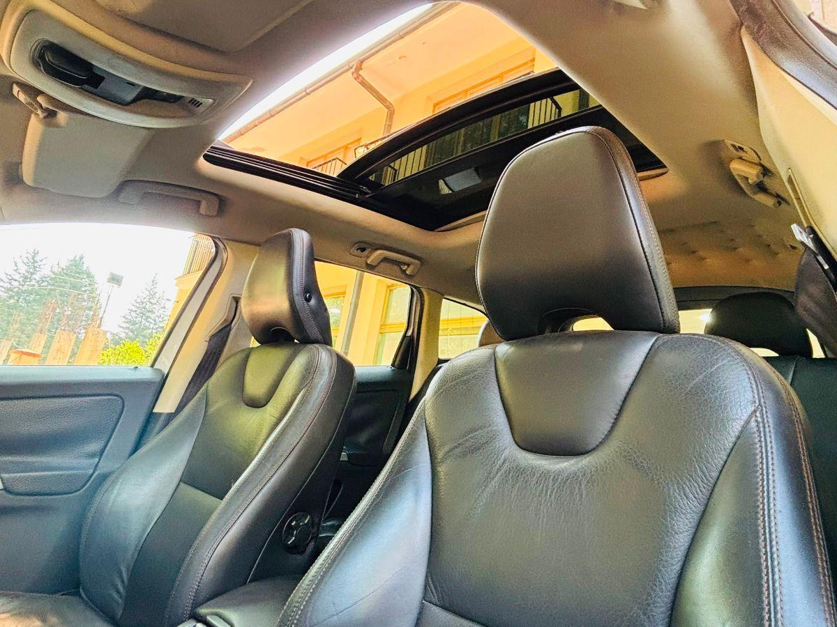 Volvo XC60 2.4 D5 Automatica AWD Tetto Summum