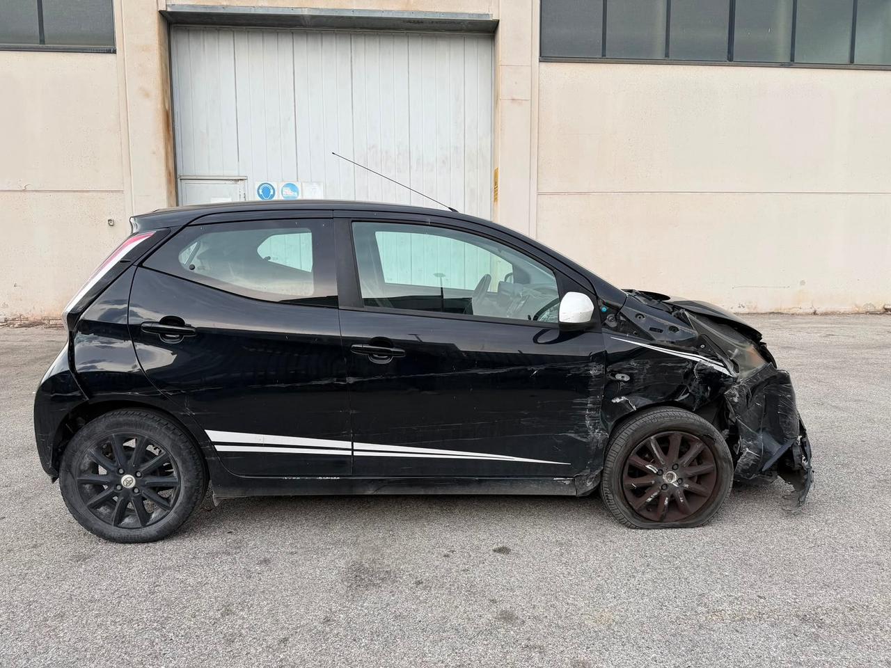 Toyota Aygo 1.0 VVT-i AUTO INCIDENTATA 99000 KM