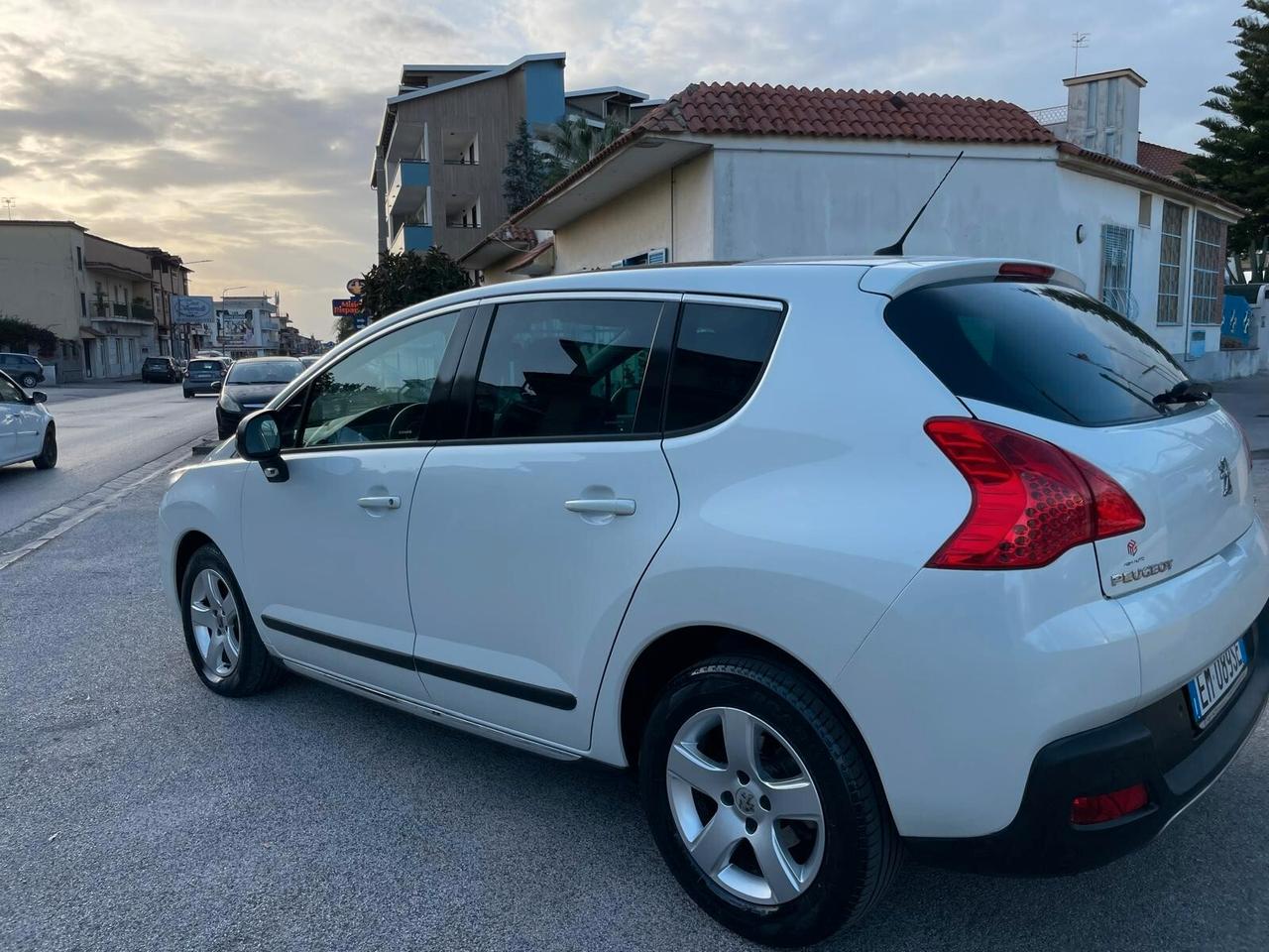 Peugeot 3008 2.0 HDi 150CV Business