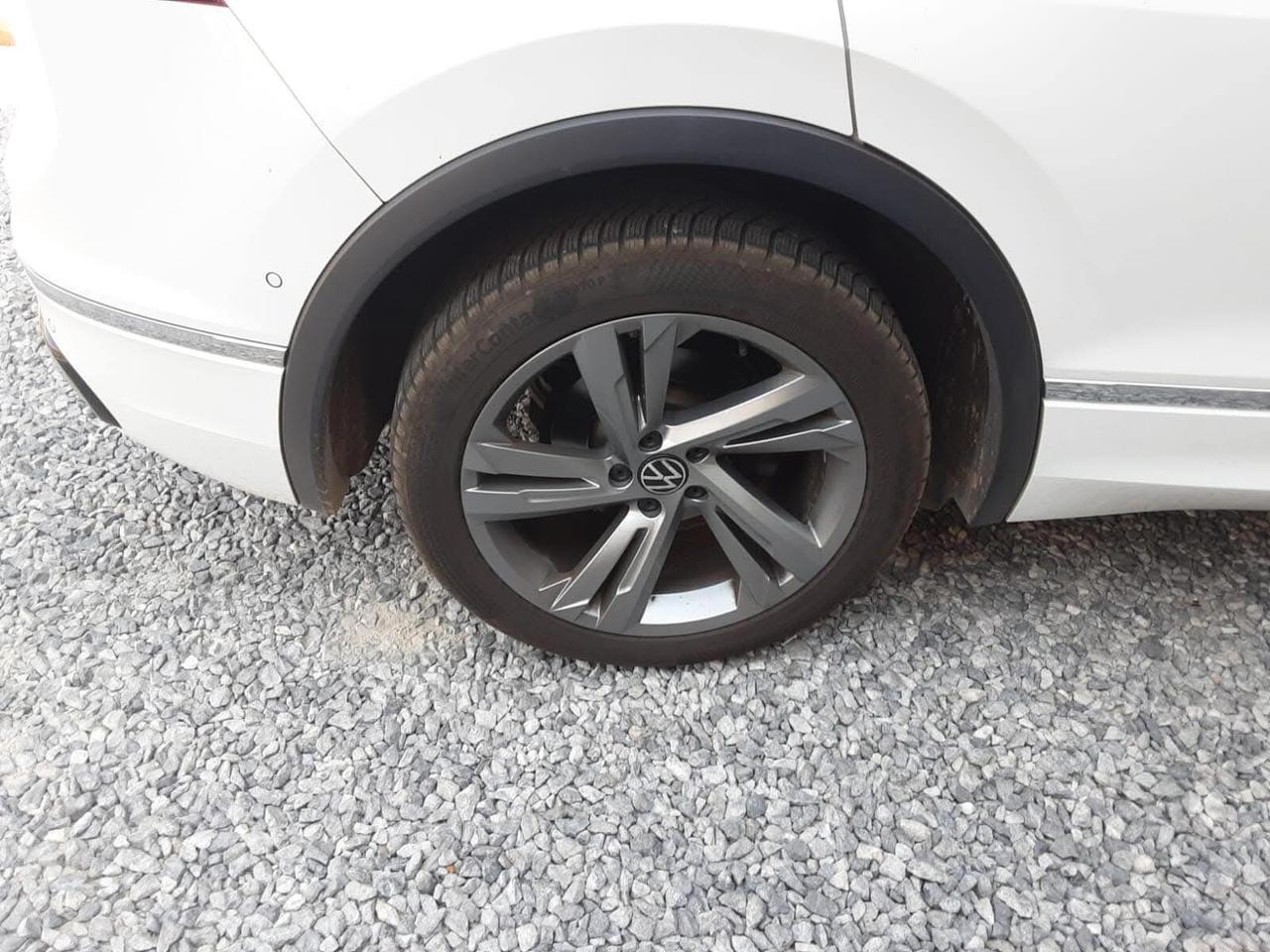 Volkswagen Tiguan 2.0 TDI 150 CV SCR DSG R-LINE TETTO NAVY LED 19
