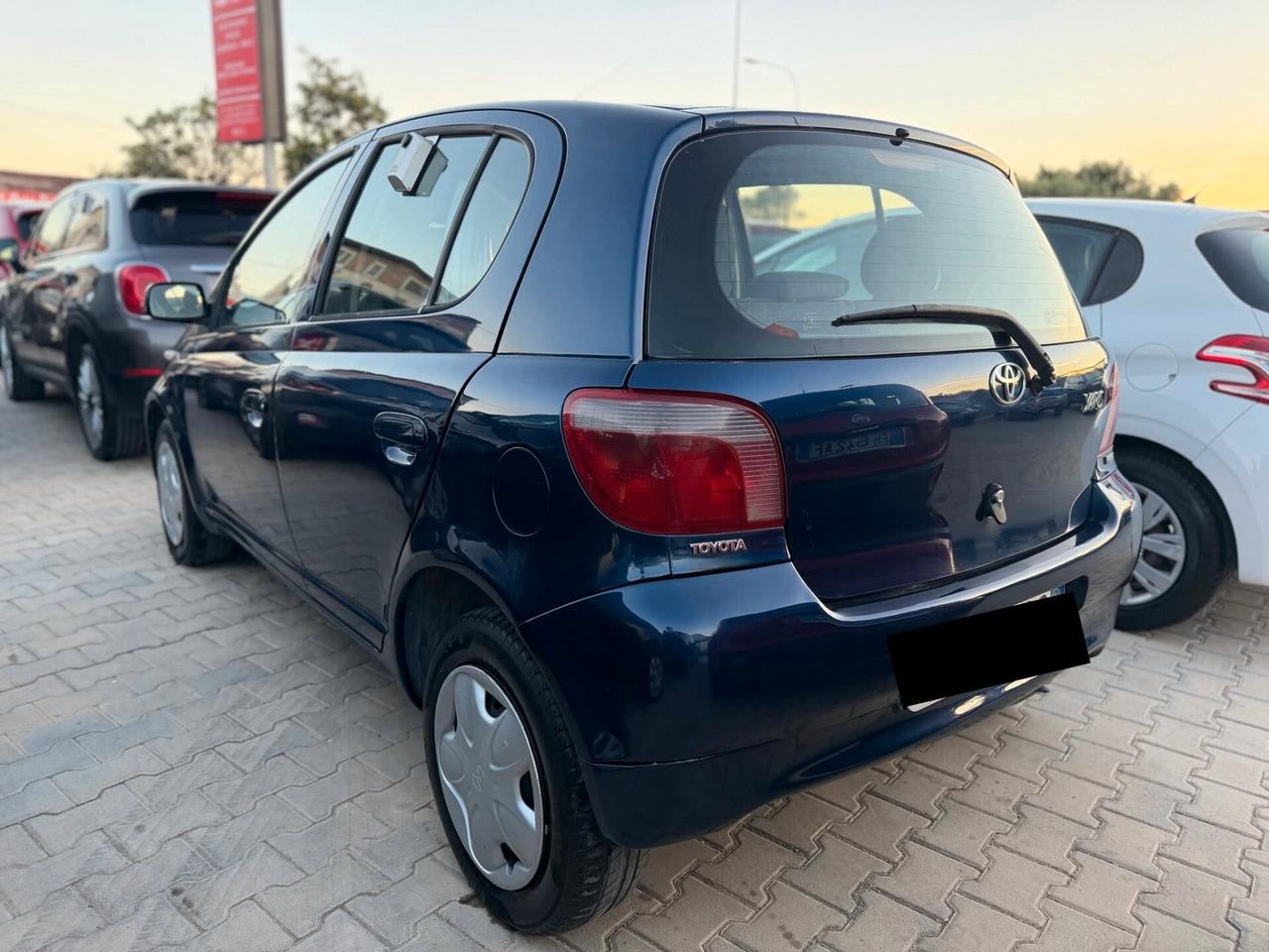 Toyota Yaris 1.0i 16V cat 5 porte Sol OK NEOPATENTATI
