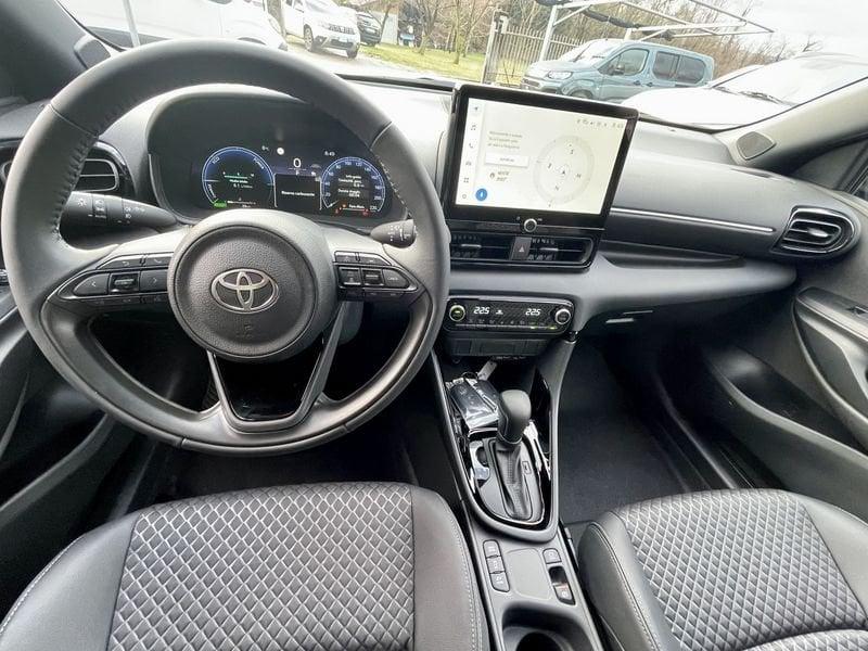 Toyota Yaris 1.5h 130 Lounge - NUOVO