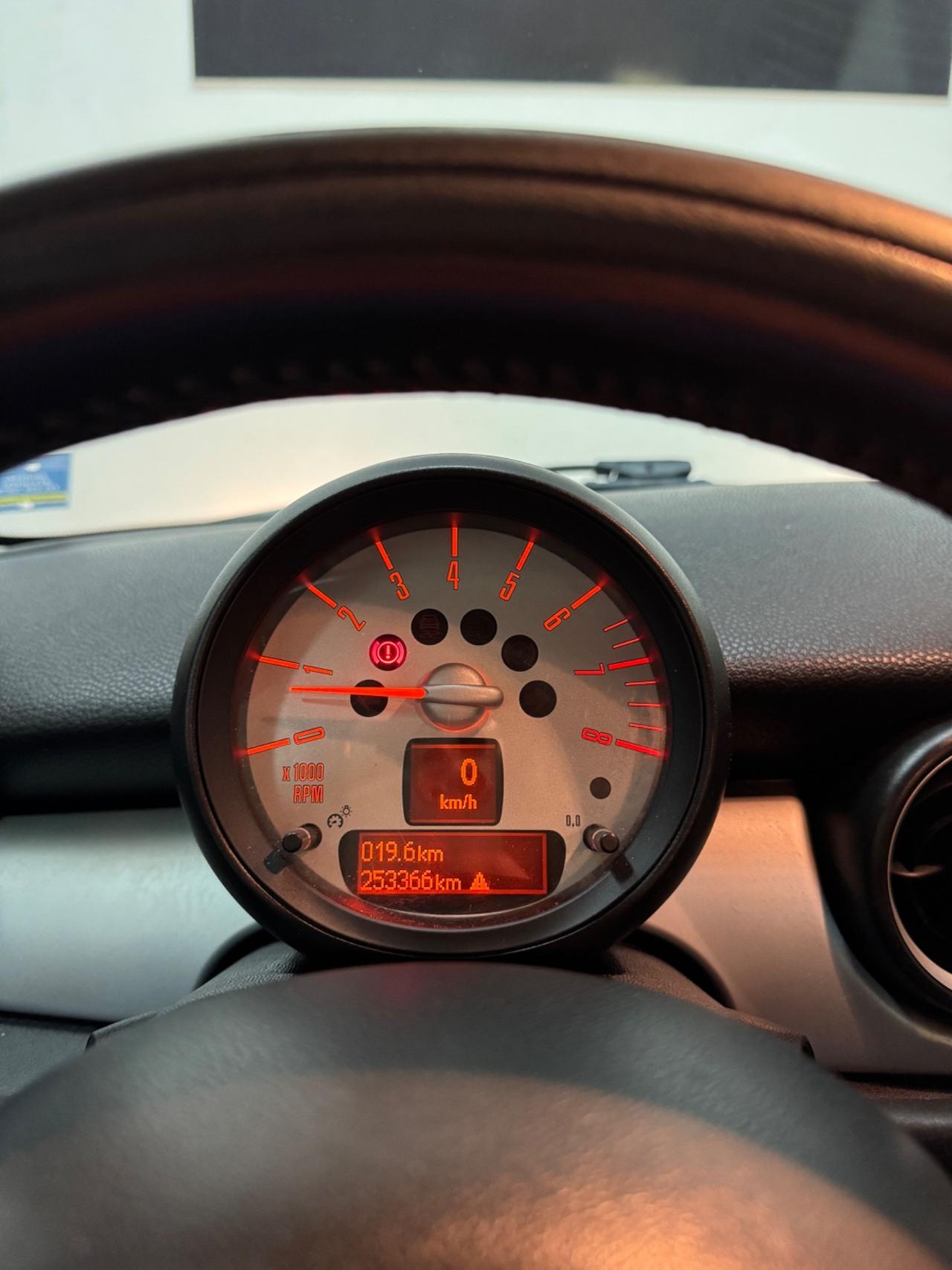 Mini 1.6 16V One (55kW)