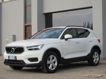 Volvo XC40 2.0 d3 Momentum Core auto