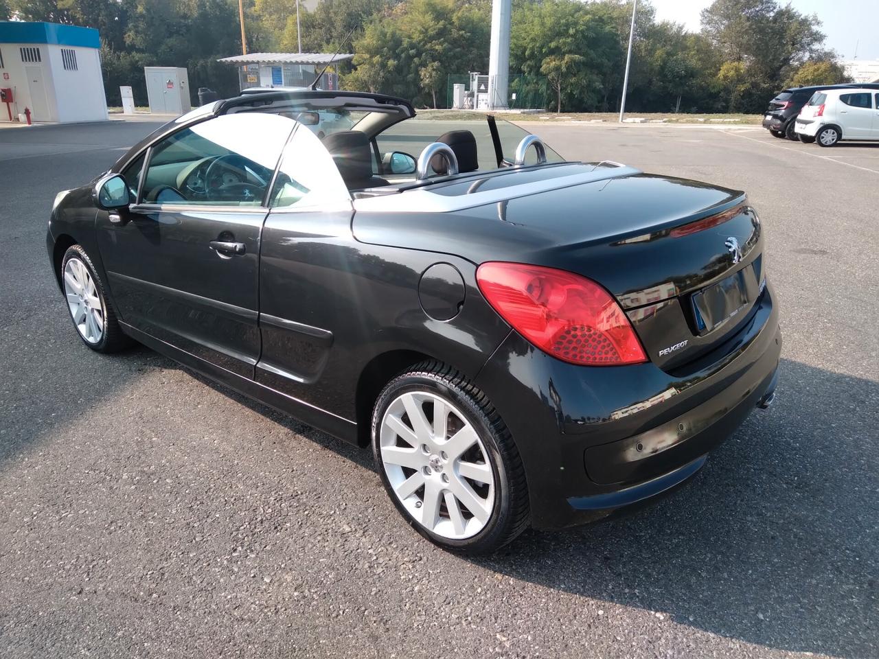 Peugeot 207 1.6 HDi 110CV CC Roland Garros anche per neopatentati